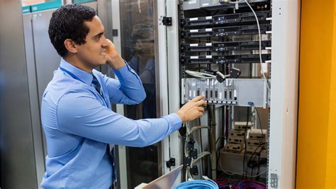Electronics technician in telecommunications .